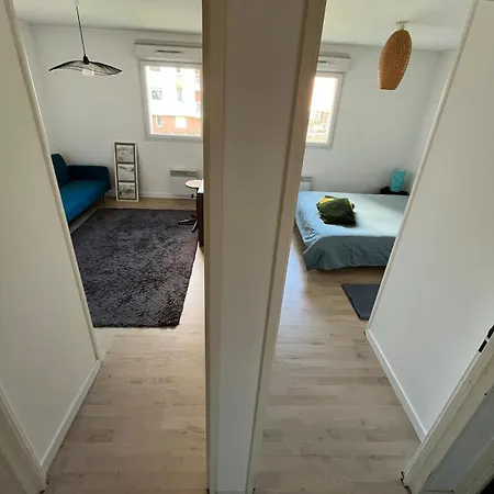 Lägenhet Bright And Spacious 2 Bedroom With Balcony